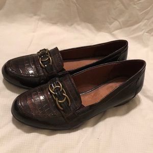 Life Stride new loafers. Metallic color.